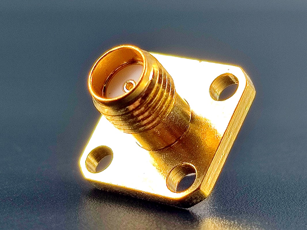 Разъем гнездо SMA — фланец Gold