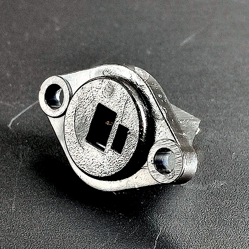 Гнездо «точка-тире» пластмассовое на корпус для колонок