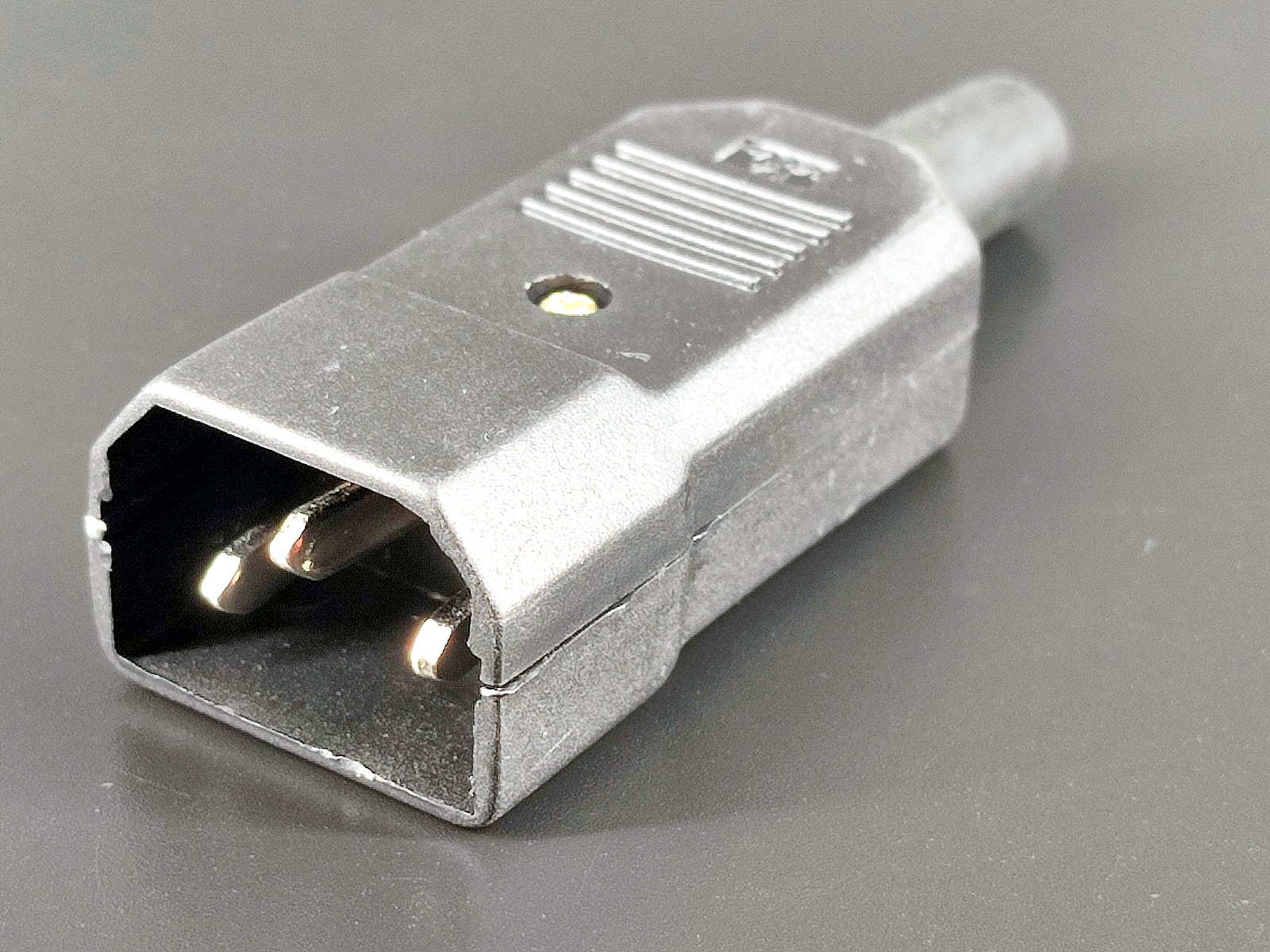 Штекер сетевой на кабель C14 АС, 3pin 250V 10A