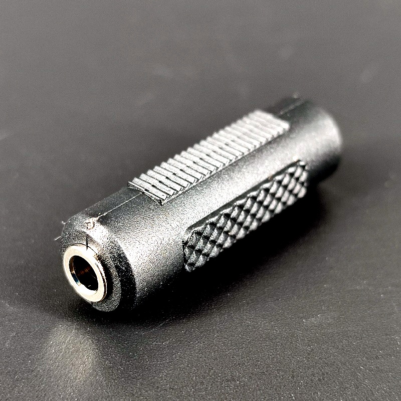 Переходник гнездо стерео 3,5мм — гнездо стерео 3,5мм пластиковый Silver