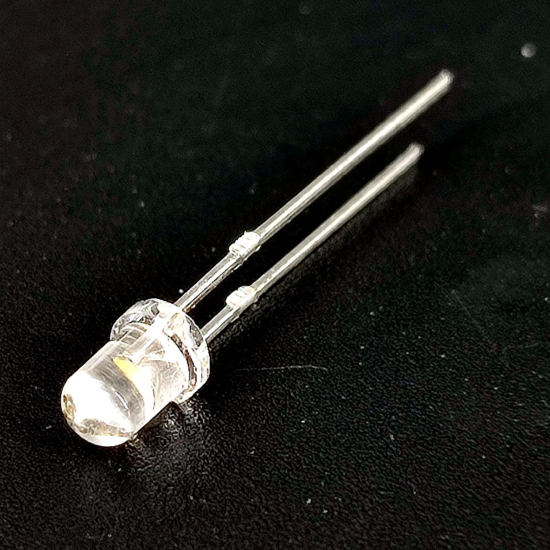 Светодиод белый теплый, №001, 3мм прозрачная колба, 6000-7000mcd, 3,0-3,2V