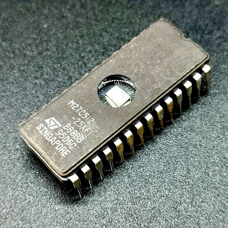 Микросхема M27C512