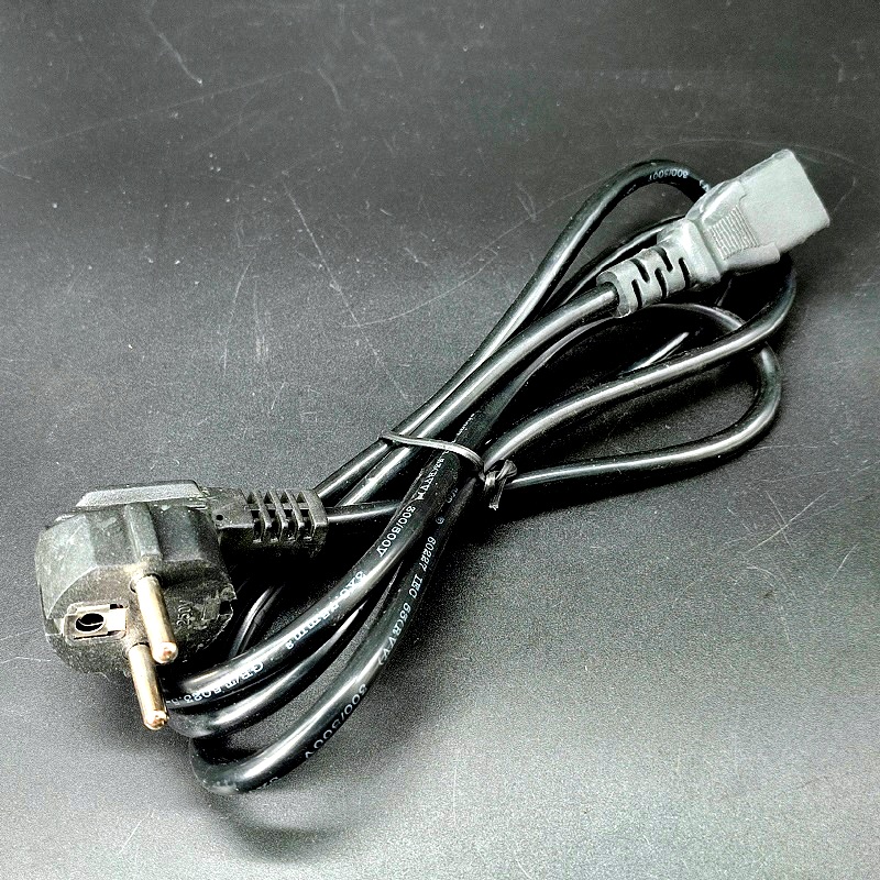 Шнур сетевой для компьютера 1,2м черный, кабель 3х0,75мм (гнездо 3 pin, штекер угловой 2pin)