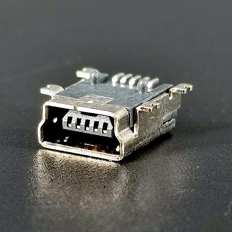 Гнездо USB mini №31 металлическое на корпус, 5pin (1 ряд) 1,0*0,8*0,4см