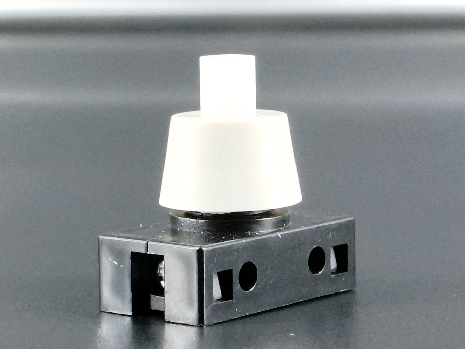 PB-17A Кнопка выключателя на кабель ON-OFF, белая в черном корпусе, 4A-125V, 2A-250V