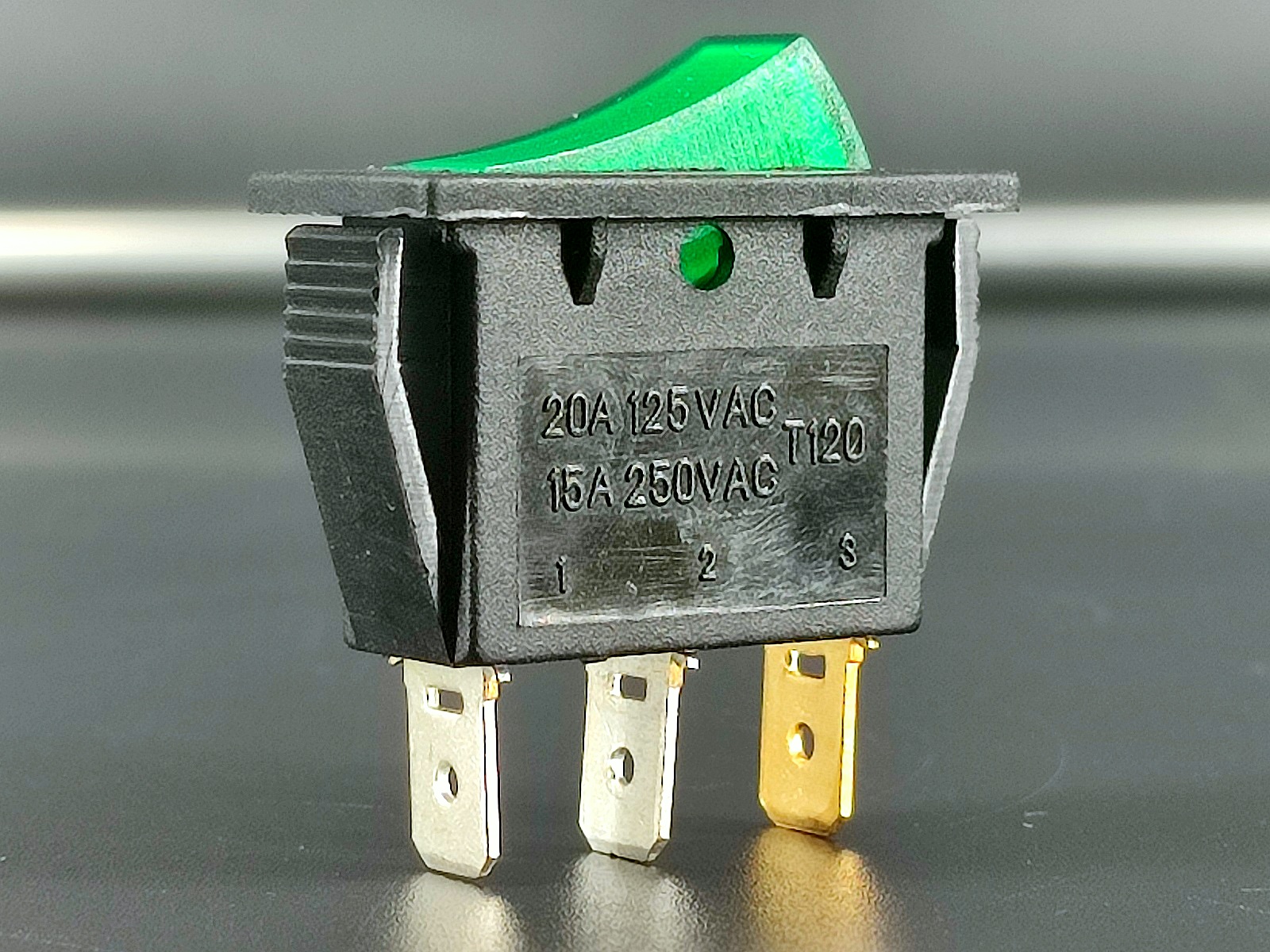 IRS-101-2C Переключатель 3 pin ON-OFF, узкий, зеленый, 20A-125V, 15A-250V, 35A-12V, 1 дугообразная к