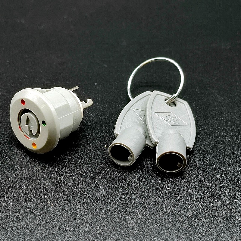 Минивыключатель с ключом №12 3pin ON-OFF-ON круглый (диаметр 1,1см, высота 1,3см)