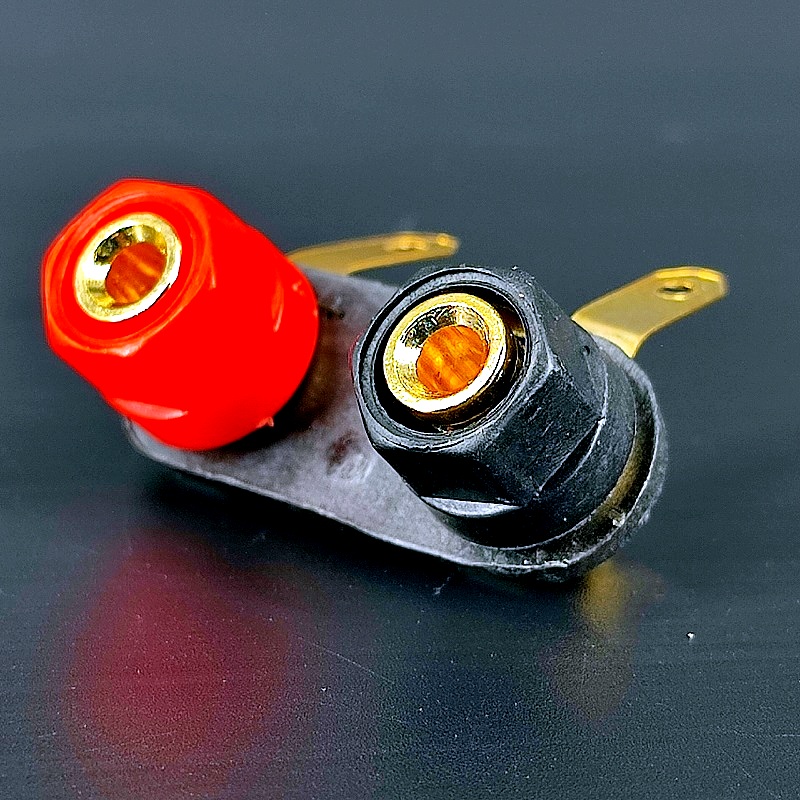 Площадка для динамика пластиковая Gold на корпус короткая