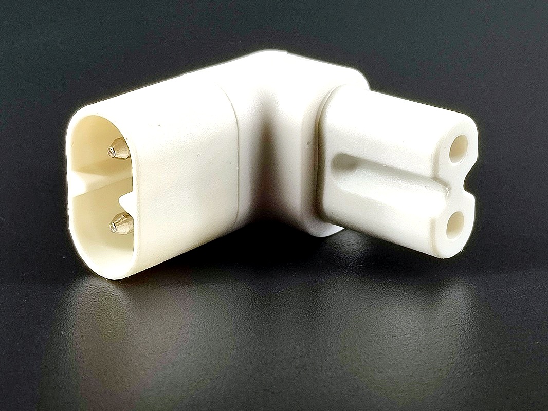 Переходник сетевой С7 — С8 угловой, белый