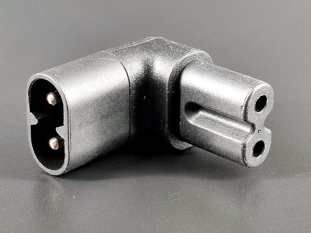 Переходник сетевой С7 — С8 угловой, черный